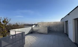 ERSTBEZUG: DG-Wohnung mit einzigartigem Ausblick | 7 Zimmer | Freiflächen
