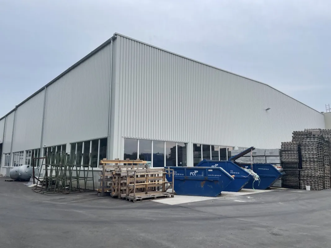 Neuwertige isolierte Lagerhalle zu vermieten - Bild 1