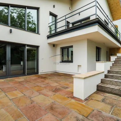 Exklusive Architektenvilla mit Schwimmteich, Gästehaus und idyllischem Garten - Bild 3