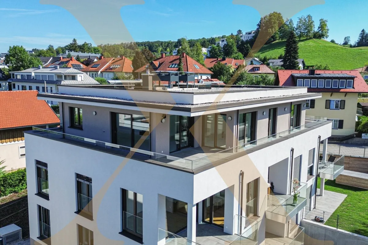 TRAUNSEEBLICK! Exklusive Penthousewohnung am Ostufer in begeehrter Gmundner Lage zu verkaufen! - Bild 1