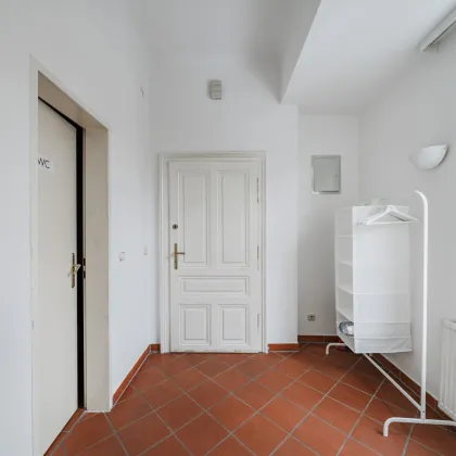RETRO-CHIC II AIRBNB oder SELBST EINZIEHEN II KOMPLETT MÖBLIERT II ca. 11m² BALKON  II SOFORT NUTZBAR II NÄHE U6/AKH/VOLKSOPER/WUK - Bild 3