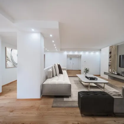 EXKLUSIVES WOHNEN MIT GARTEN UND TERRASSE: TOP-SANIERTE 3-ZIMMER-WOHNUNG MIT STELLPLATZ IM COTTAGEVIERTEL - Bild 3