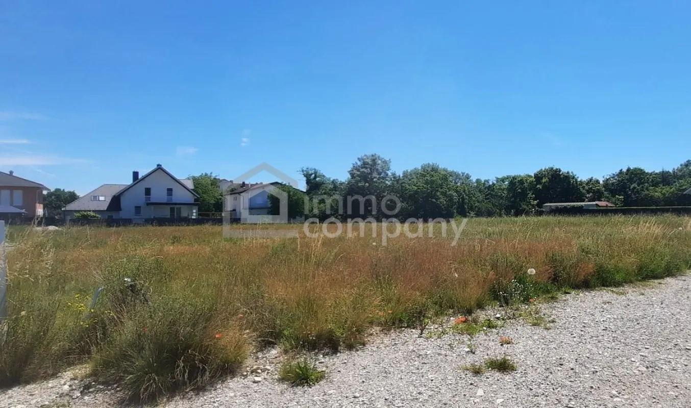 Sommerpreis! Großer Baugrund in zentraler Lage - Bild 1