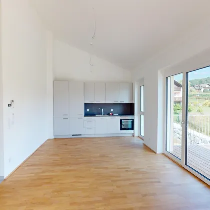 ERSTBEZUG mitten in der Thermenregion Bad Waltersdorf: 68,50 m² Wohnfläche & 20,50 m² Balkon lassen keine Wünsche offen! Gleich anfragen! - Bild 2