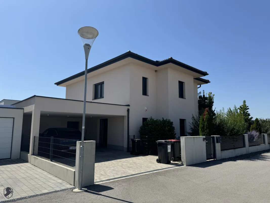 Traumhaftes Einfamilienhaus in Pixendorf - Luxuriöses Wohnen in Niederösterreich - Bild 1