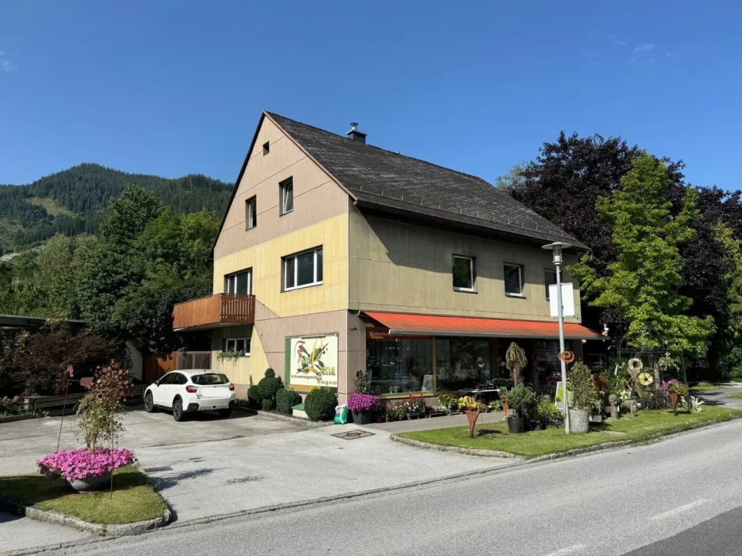 Großes Wohn- und Geschäftshaus in Trieben – Ihre Chance für "Wohnen und Arbeiten" unter einem Dach - Bild 1