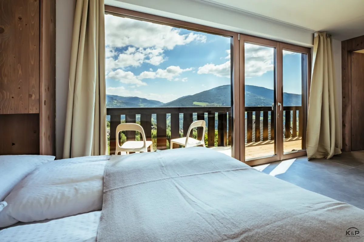 Alpines Refugium mit Weitblick – Exklusives Anwesen mit Chalet und vier Tiny Houses in den Kärntner Nockbergen - Bild 1