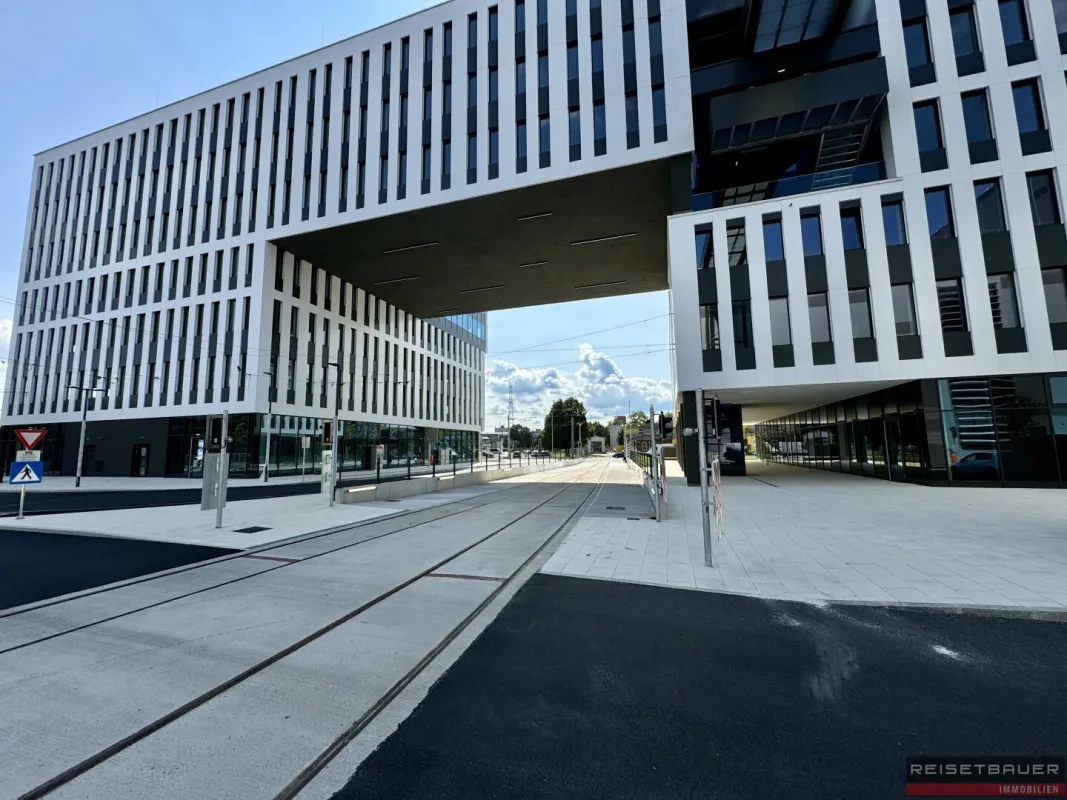 DAS HAFENPORTAL I BÜROFLÄCHE IM 5.OG - Bild 1