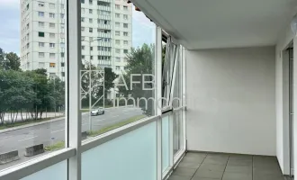 3 Monate mietfrei! 2 Zimmer Genossenschaftswohnung mit großer Loggia Nähe Citypark