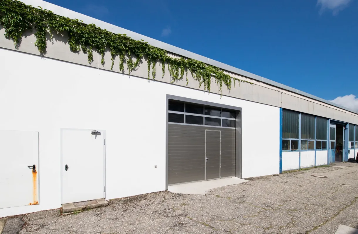 *** Lagerhalle in verkehrsgünstiger Lage *** - Bild 1