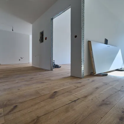 ‼️ AKTION ‼️ ++ 19 EIGENTUMSWOHNUNGEN ++ SCHLÜSSELFERTIG ++ URBAN + NATUR ++ ZWISCHEN SEESTADT UND LOBAU ++ 1220 WIEN ++  ++ BALKON / TERRASSE / LOGGIA / GARTEN / KELLER ++ 2–4 ZIMMER ++ - Bild 2