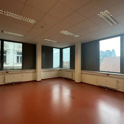 Moderne(s) Büro/Praxis | Innenstadtlage | Lift | 267m² | Tiefgarage - Bild 3