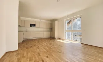 Neubau Erstbezug Ruhige Drei Zimmer Wohnung mit großer Terrasse