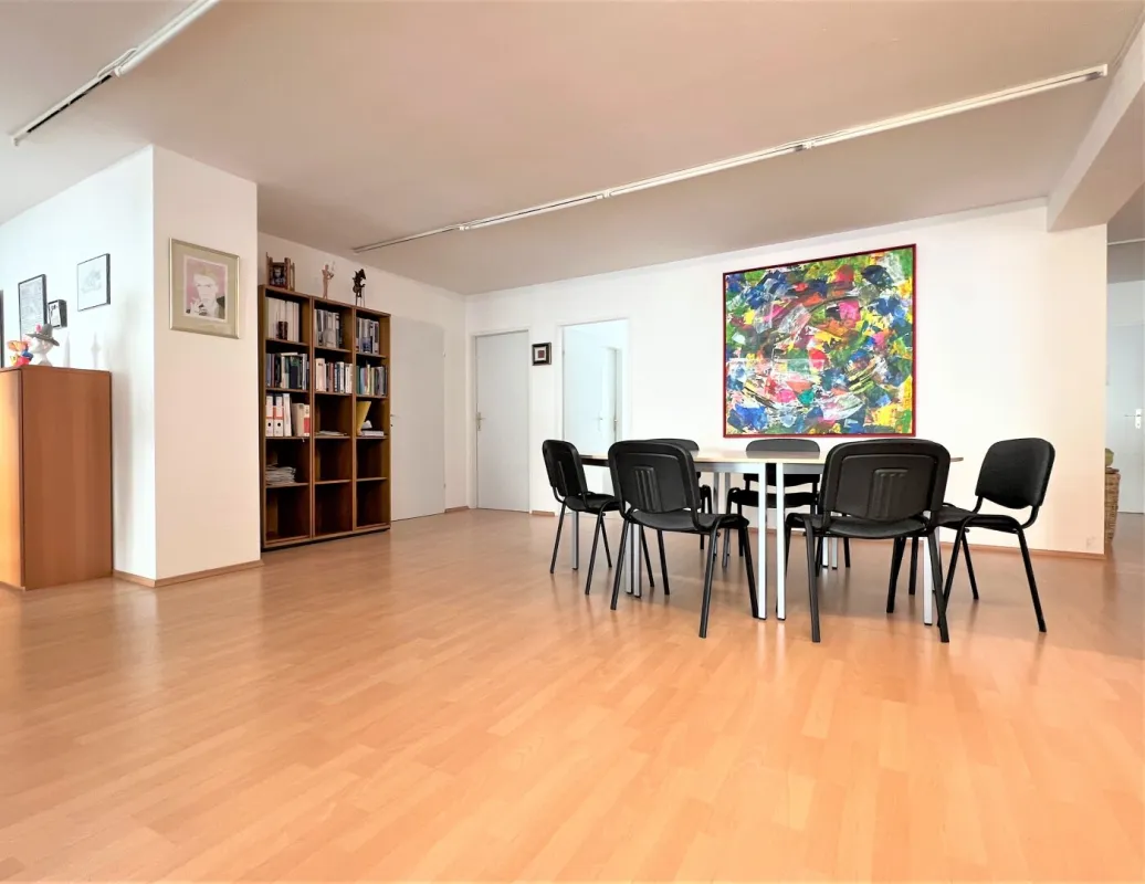 PERFEKTE LAGE 4-ZIMMER WOHNUNG NÄHE MARIAHILFER STRAßE! - Bild 1