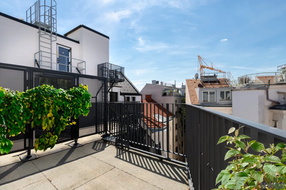 LOFTARTIGE NEUBAUWOHNUNG  MIT BALKON AUF WOHNEBENE UND DACHTERRASSE II ERSTBEZUG II NÄHE SIEBENBRUNNENPLATZ II - Bild 1