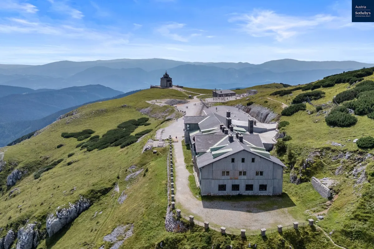 Dem Himmel so nah! Hotel in atemberaubender Alleinlage am schönsten Tourismusmagneten Niederösterreichs - Bild 1