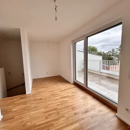 Ihr Wohntraum in Grünruhelage - sofort bezugsbereit - schlüsselfertiges Eckreihenhaus inklusive Küche! Garten, Dachterrasse, 2 Stellplätze - Bild 2