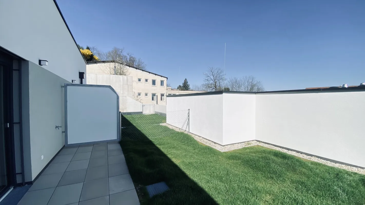 Kompakt und modern mit Gartenfläche - 2-Zimmer-Wohnung in den Kremser Weinbergen - Bild 1