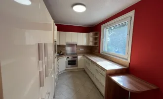 Loggia Wohnung! Sehr gut gelegen mit perfekter Raumaufteilung, Ruhelage und Grünblick inklusive!