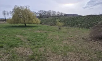 Aufgeschlossenes Baugrundstück in Ortsrandlage mit unverbautem Grünblick, Kauf oder Baurecht auf bis zu 99 Jahre möglich