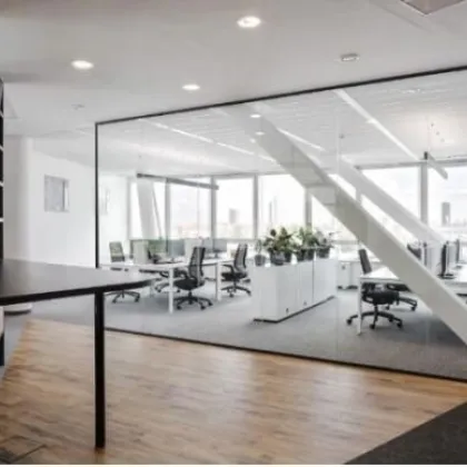 Ihr neues Büro direkt bei der U-Bahn und in einem architektonisch markanten Gebäudekomplex. - Bild 2