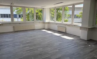 53,26 m² - BÜRO DIREKT AN DER A22-ABFAHRT!!!
