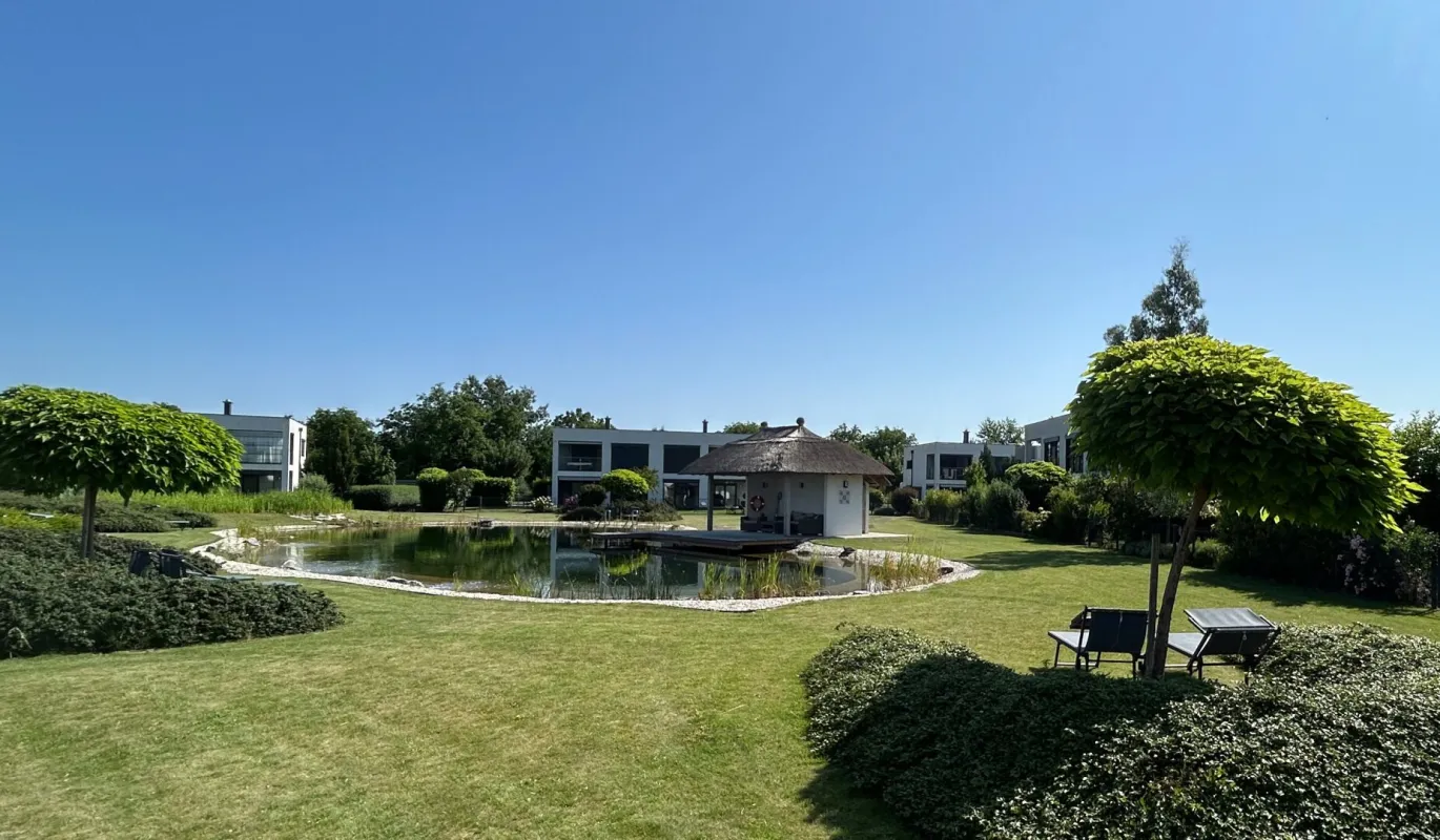 ++Wohnen wo andere Urlaub machen,das Chalet am Golfplatz unmittelbar neben der Therme Lutzmannsburg++ - Bild 1