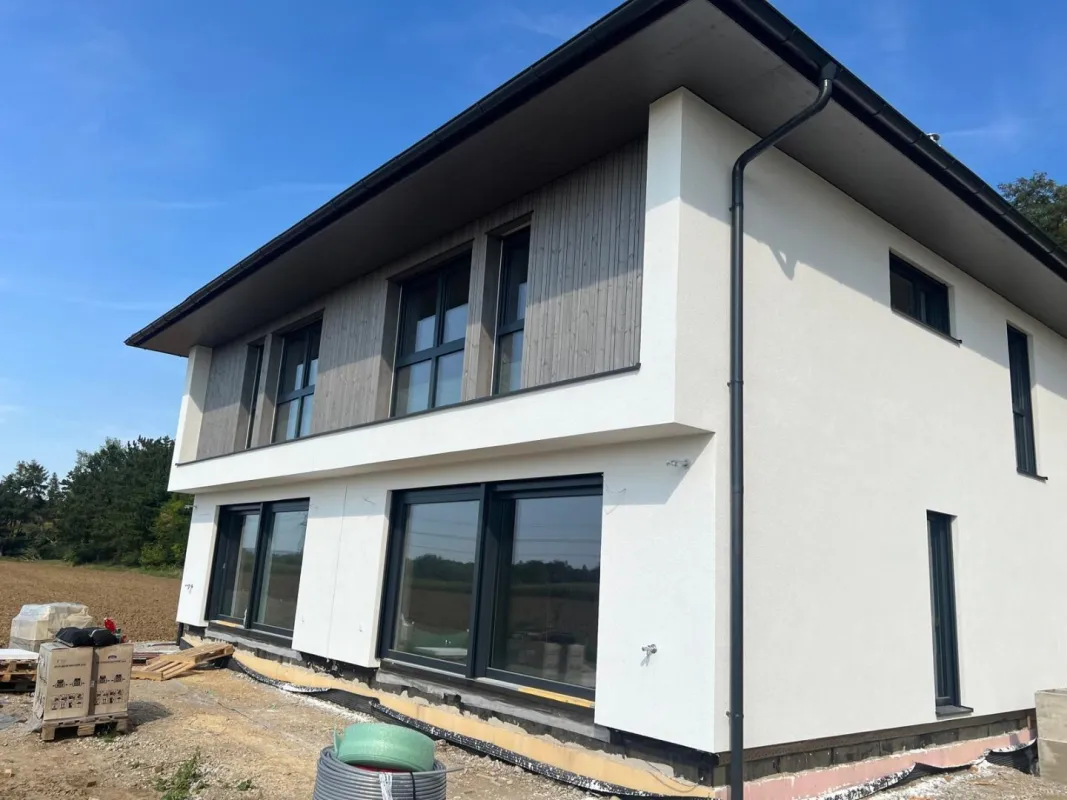 Perfektes Familienhaus in St. Pölten - Neubau Erstbezug mit Garten und großer Terrasse - Bild 1
