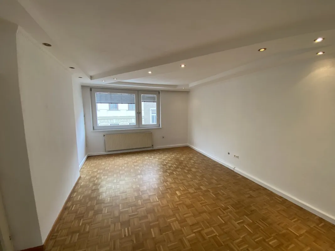 Gepflegte 2 Zimmer Wohnung mit Balkon - Bild 1