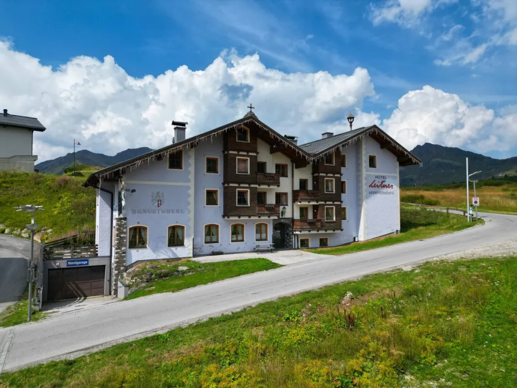Top-Appartementhaus direkt an der Skipiste - Bild 1