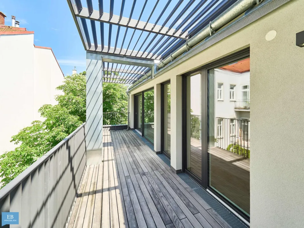 Zeitlose Ästhetik in urbaner Ruheoase - Edle Dachwohnung mit viel Freifläche - Bild 1