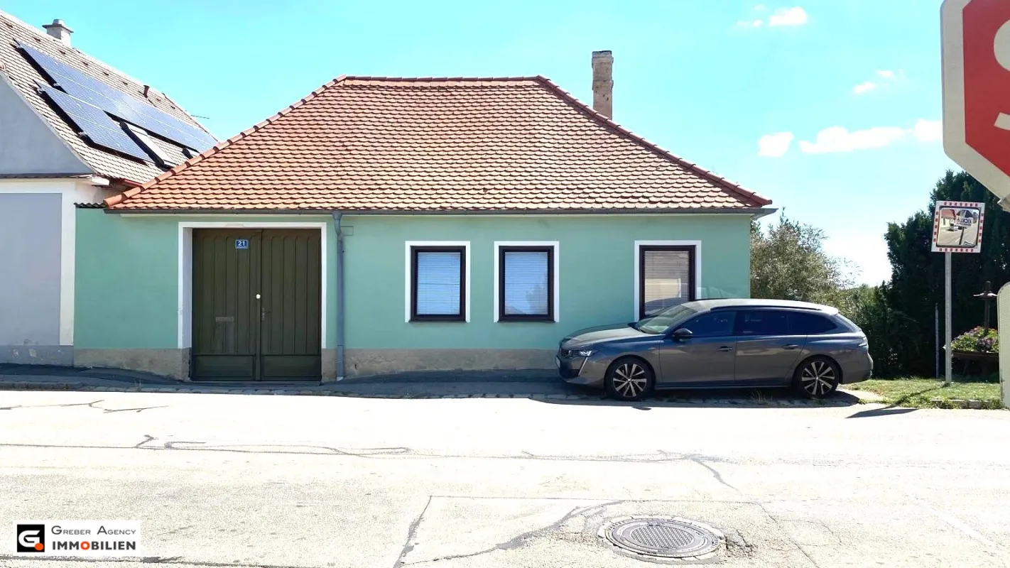 Mitterretzbach bei Retz -Bauernhaus, zwei Wohneinheiten, 2 Stadel. Garage - Bild 1