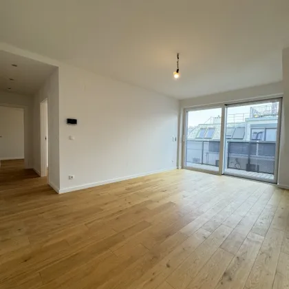 Exklusive 3-Zimmer-Dachgeschosswohnung mit Balkon in Ruhelage – Erstbezug in Toplage des 15. Bezirks - Bild 3