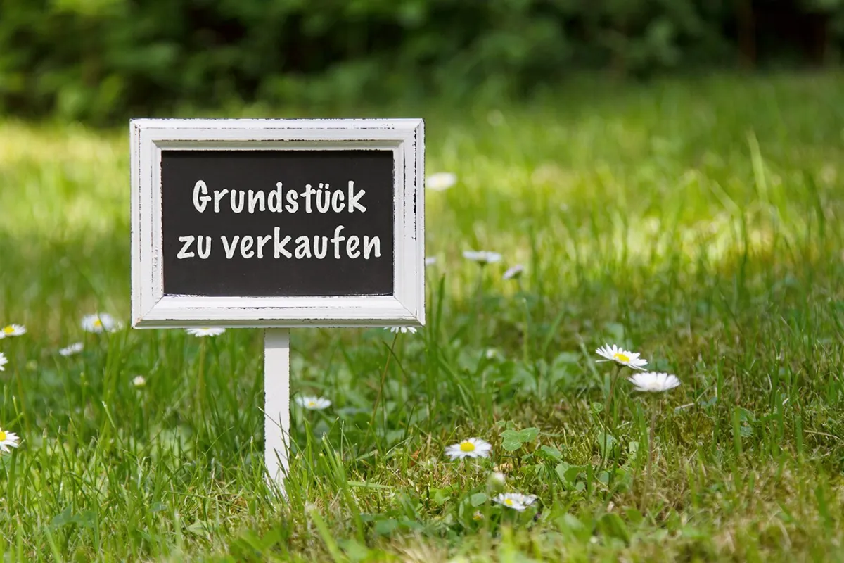 Großes GRUNDSTÜCK in toller Lage - Bild 1