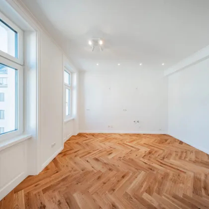 Lichtdurchflutete 3-Zimmer-Erstbezugswohnung mit hofseitiger Freifläche - Bild 2