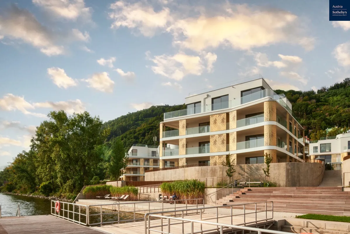 Wohn(T)raum am Wasser: Geräumige 5-Zimmer-Wohnung mit Blick ins Grüne - Bild 1