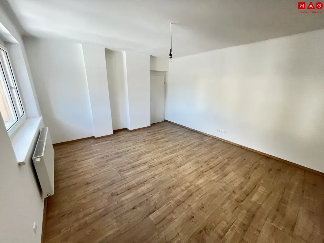 Saniertes 2-Zimmer Schmuckstück mit möblierter Küche - zentrumsnah! - Bild 1