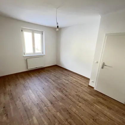 Saniertes 2-Zimmer Schmuckstück mit möblierter Küche - zentrumsnah! - Bild 3