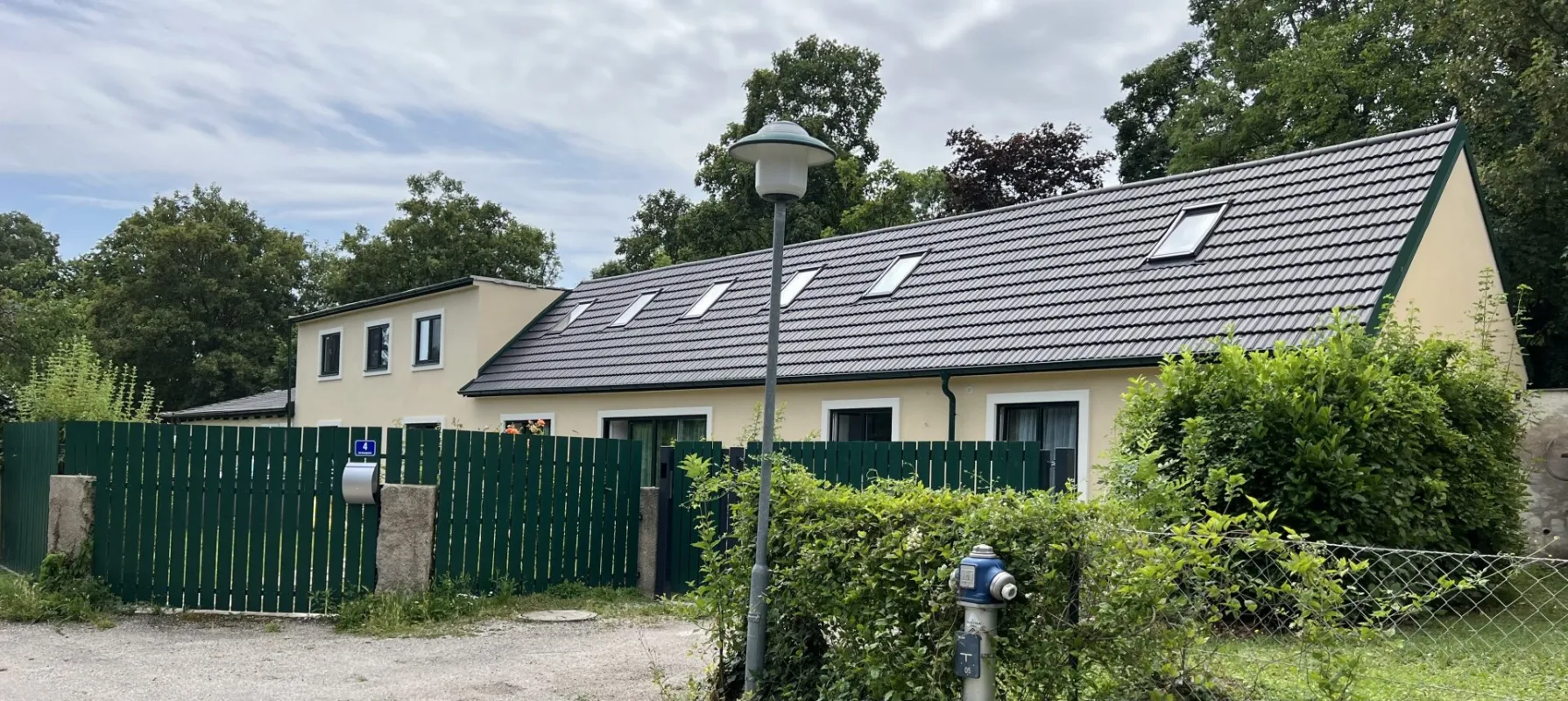 IDYLLISCHES Domizil + TRAUMHAFTER Garten + RUHEOASE + Bezirk BADEN + nächst SCHLOSS Kottingbrunn! - Bild 1