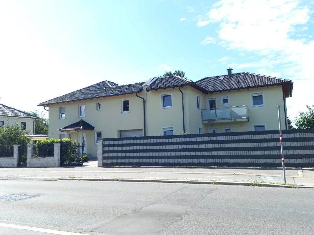 REPRÄSENTATIVES EINFAMILIENHAUS. ELEGANTES MIETHAUS IM GRÜNEN - WOHNEN IN 1220 WIEN - STADTTEIL SEESTADT - Bild 1