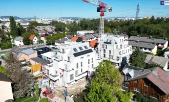 Herbstaktion! MUST HAVE - Lebens(t)raum Erfüller im Grünen! Klimaaktiv Bronze! Ab ins Dachgeschoss / 3 Zimmer / 3 Terrassen / Viel Lebensqualität! Wärmepumpe und Solaranlage + Naturnahe Gewässer ums Eck!