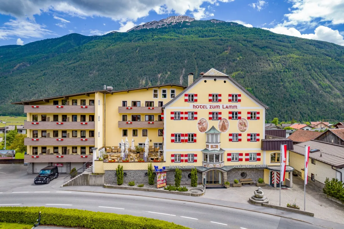 Hotel in Tirol zu verkaufen! - Bild 1