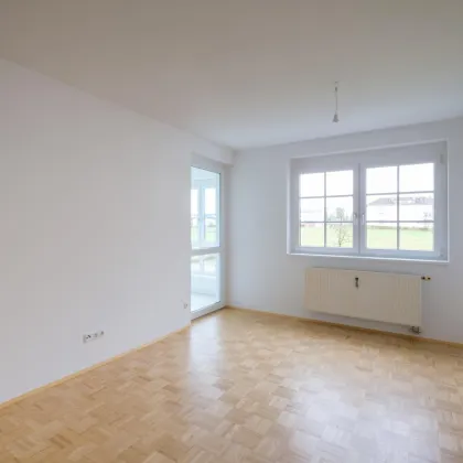 Sanierte 3-Zimmer Wohnung mit Parkplatz und Loggia - Bild 3