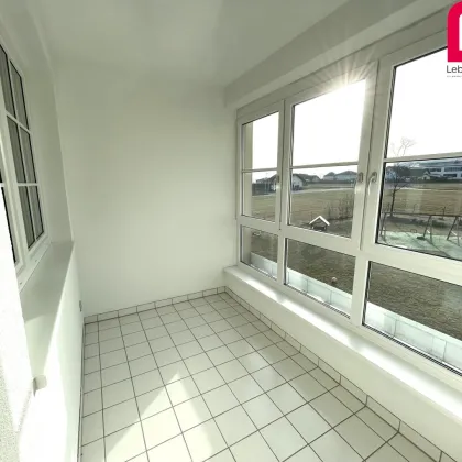 Sanierte 3-Zimmer Wohnung mit Parkplatz und Loggia - Bild 2