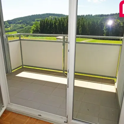 Helle 3-Zimmer Wohnung mit sonniger Loggia und herrlichem Ausblick in Traberg - Bild 3