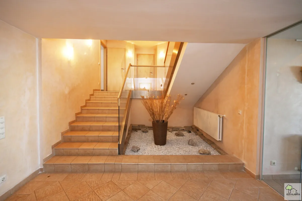 Elegante Villa in Klosterneuburg mit 560 m2 Wohnfläche! - Bild 1