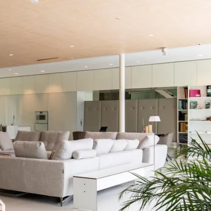 Moderne High-End-Villa mit direktem Seezugang - Bild 3