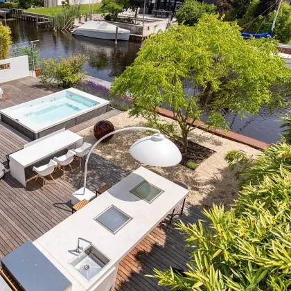 Moderne High-End-Villa mit direktem Seezugang - Bild 2