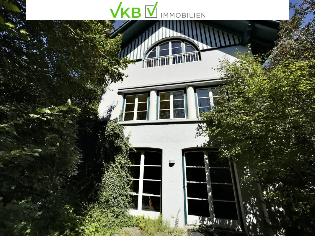 SEEWALCHEN AM ATTERSEE: Exklusives Wohn- und Arbeitsrefugium mit Weinkeller und Doppelcarport in begehrter Lage! - Bild 1