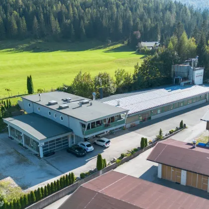 Gelegenheit für Unternehmer: Tischlerei Produktionsbetrieb mit zwei Wohnungen in Waidring zu kaufen - Bild 2
